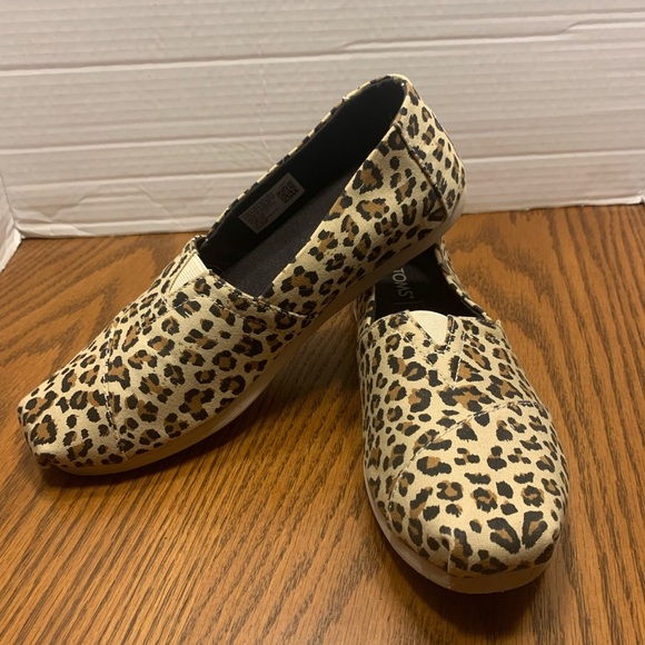 Toms Brown and Black Leopard Print Flats size 7.5 - Picture 1 of 9